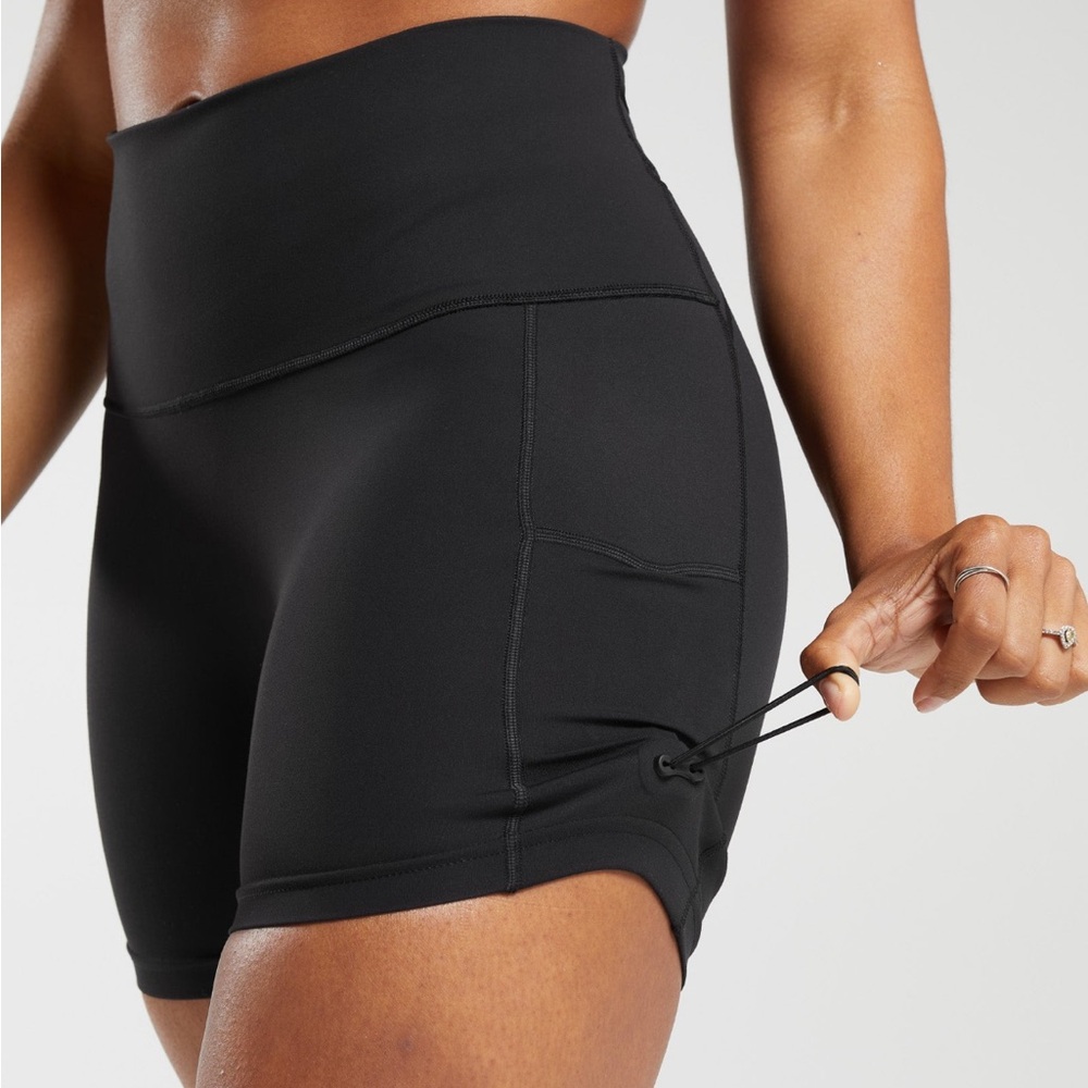 Gymshark Black Legacy Shorts - Picture 4 of 7